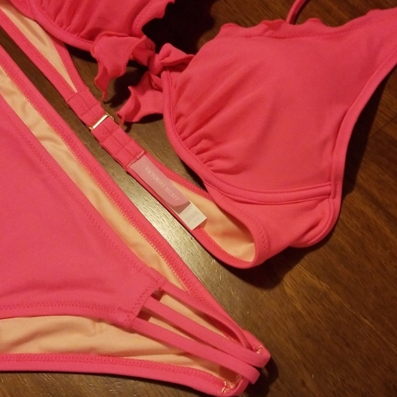Victoria Secret Bikini - Picture 2 of 6